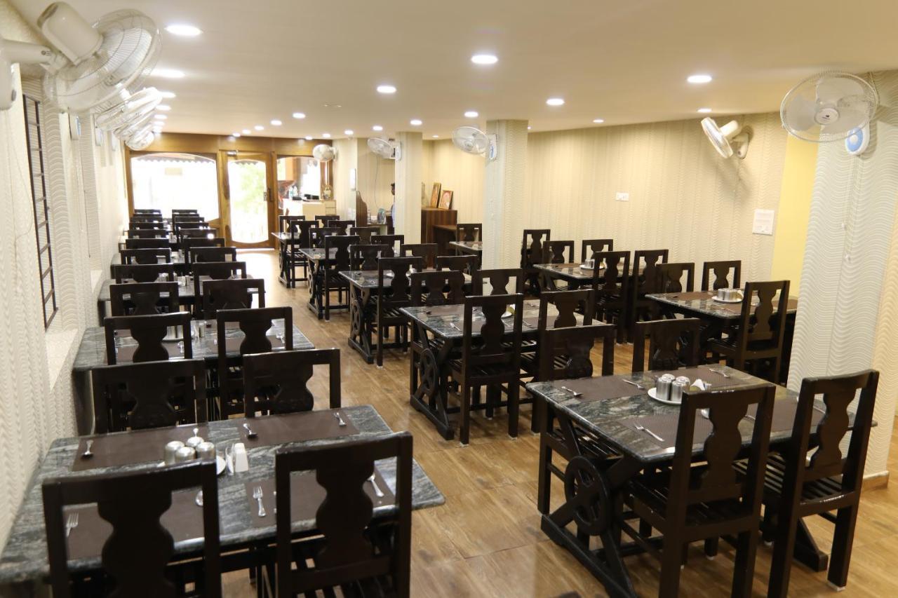 ศรีคณัน เวธา บีช เรสซิเดนซ์ Hotel เวลังกานี ภายนอก รูปภาพ