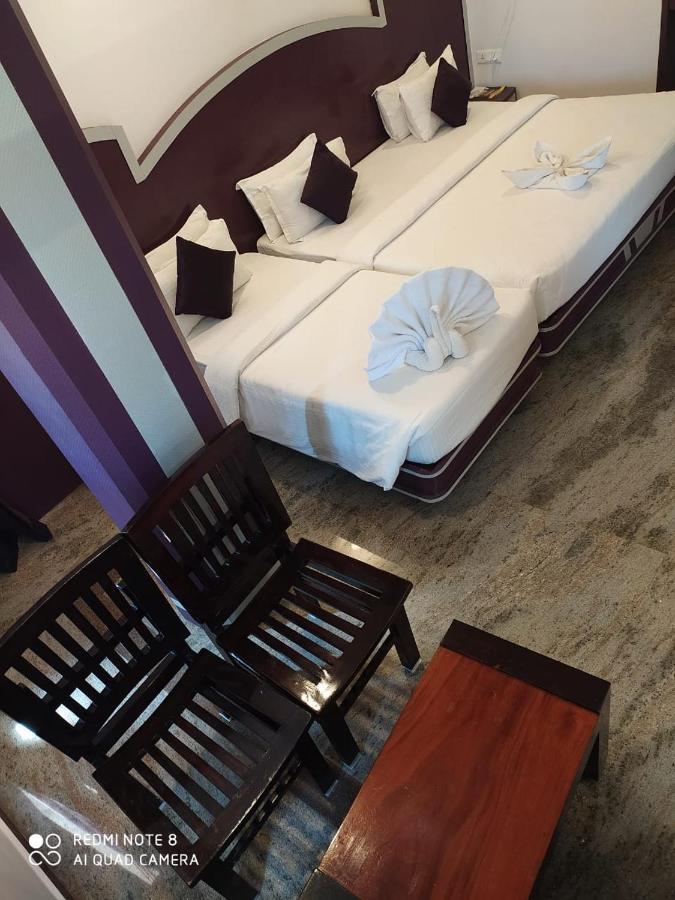 ศรีคณัน เวธา บีช เรสซิเดนซ์ Hotel เวลังกานี ภายนอก รูปภาพ