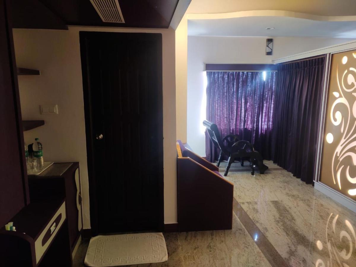 ศรีคณัน เวธา บีช เรสซิเดนซ์ Hotel เวลังกานี ภายนอก รูปภาพ