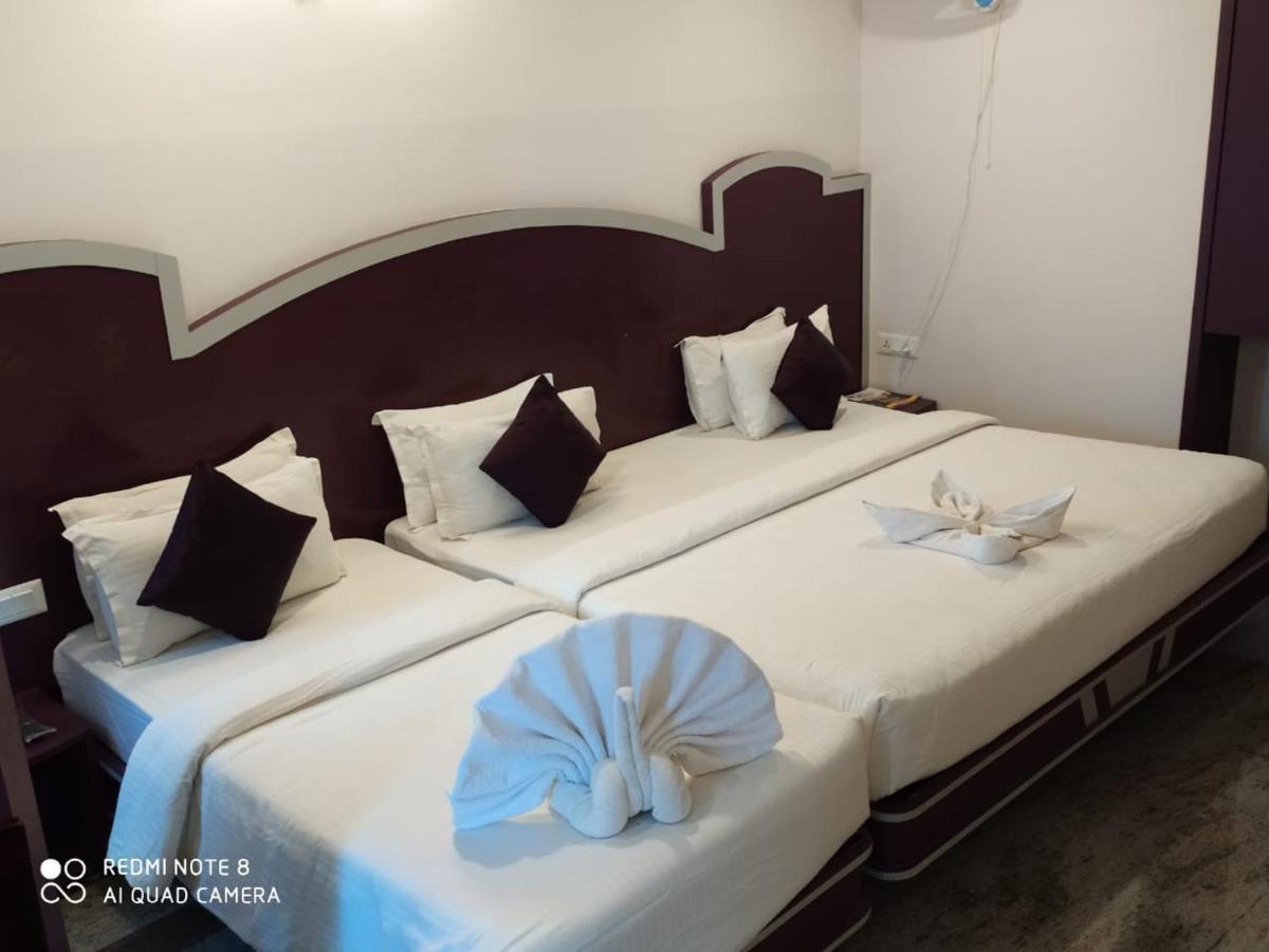 ศรีคณัน เวธา บีช เรสซิเดนซ์ Hotel เวลังกานี ภายนอก รูปภาพ